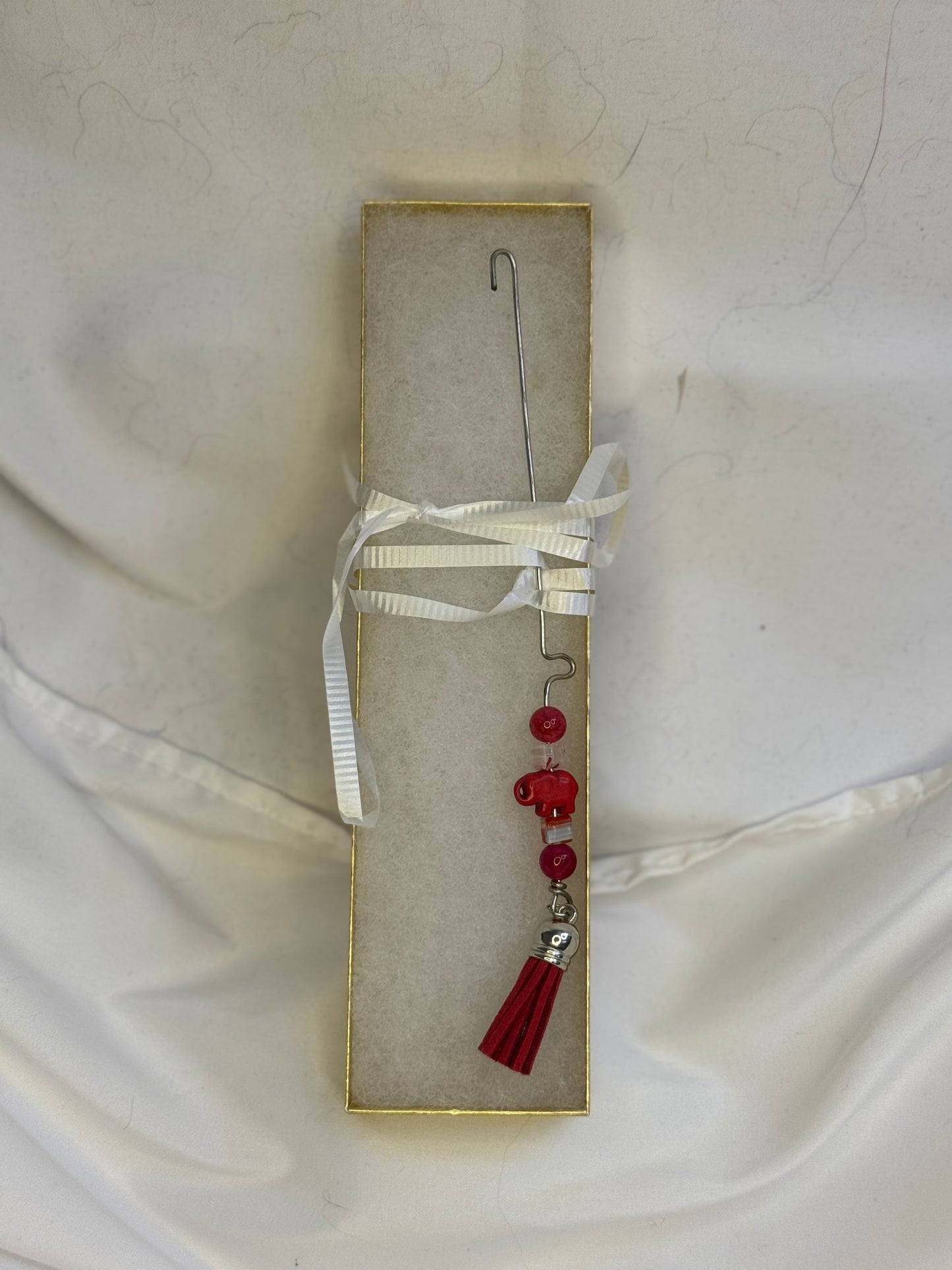 Orifice Hook for Spinning Wheel~Red Elephant