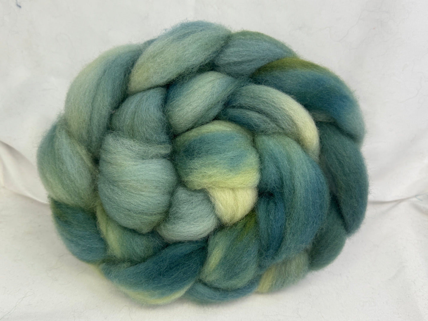 Perendale~(PERE-S-40)~Hand Dyed~4 oz Braid
