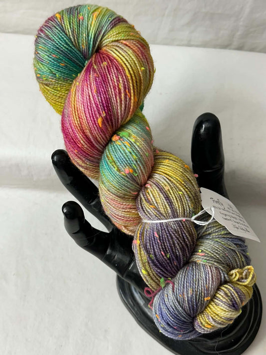 Firefly | Fingering Weight | 85% SW Merino Wool / 15% Neon Donegal Nep | Kaleidoscope | 437 Yards