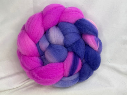 Targhee Wool Top~Hand Dyed 4 oz Braid~(TG-S-03)