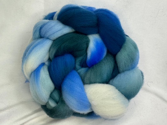 Targhee Wool Top~Hand Dyed 4 oz Braid~(TG-S-10)