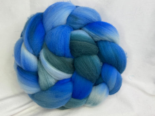 Targhee Wool Top~Hand Dyed 4 oz Braid~(TG-S-11)